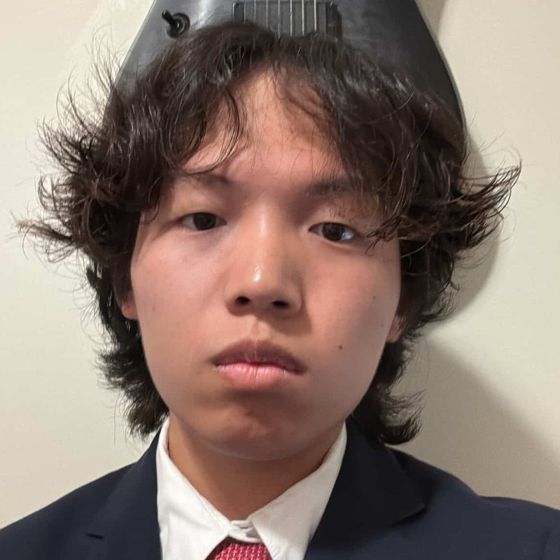 Yuxuan Che portrait